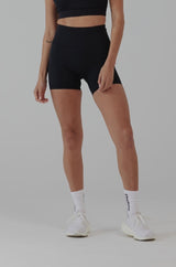 Core 5" Midi Shorts